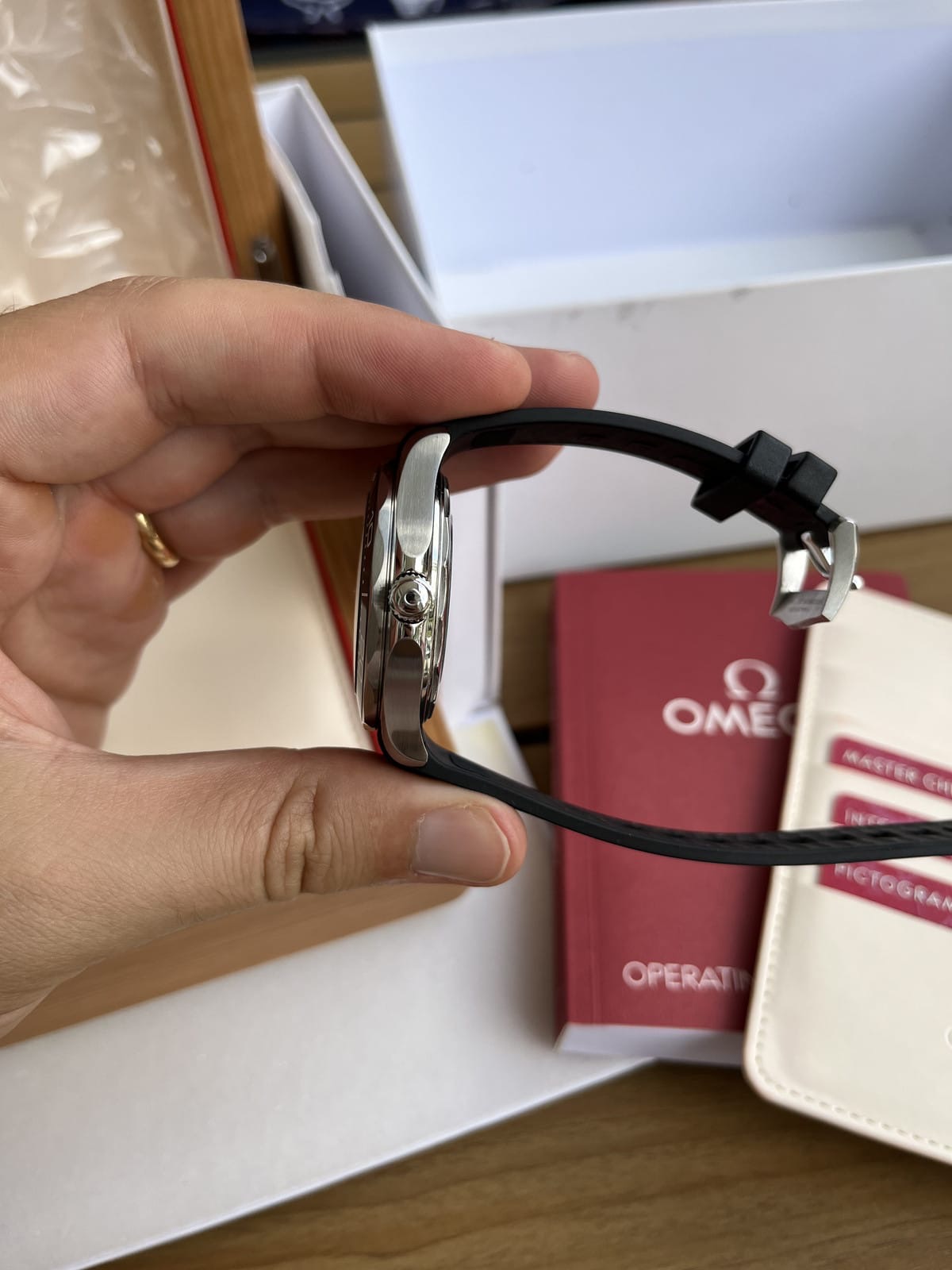 OMEGA Seamaster Diver 300M Cadran Blanc Bracelet Caoutchouc 2022 Boîte et Papiers – Image 14