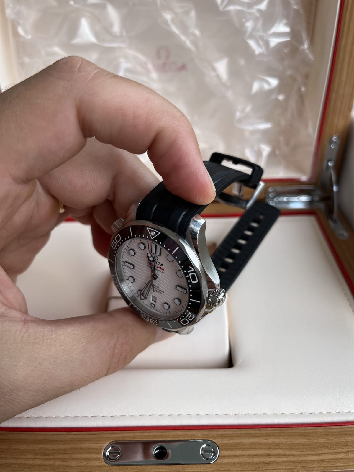 OMEGA Seamaster Diver 300M Cadran Blanc Bracelet Caoutchouc 2022 Boîte et Papiers – Image 7