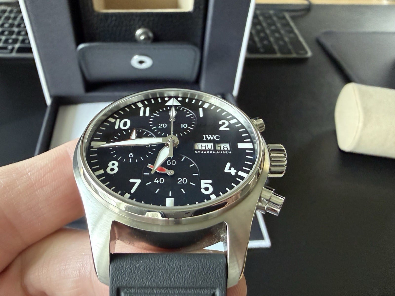 Montre IWC Pilot's Chronograph Spitfire 41 IW387901 Coffret complet 2024 – Image 3