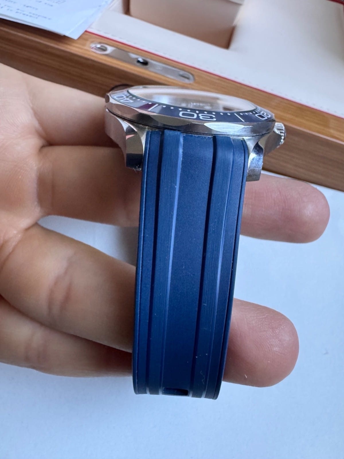 Montre homme OMEGA Seamaster bleue, bracelet en caoutchouc, édition 2019 - 210.32.42.20.03.001 – Image 7