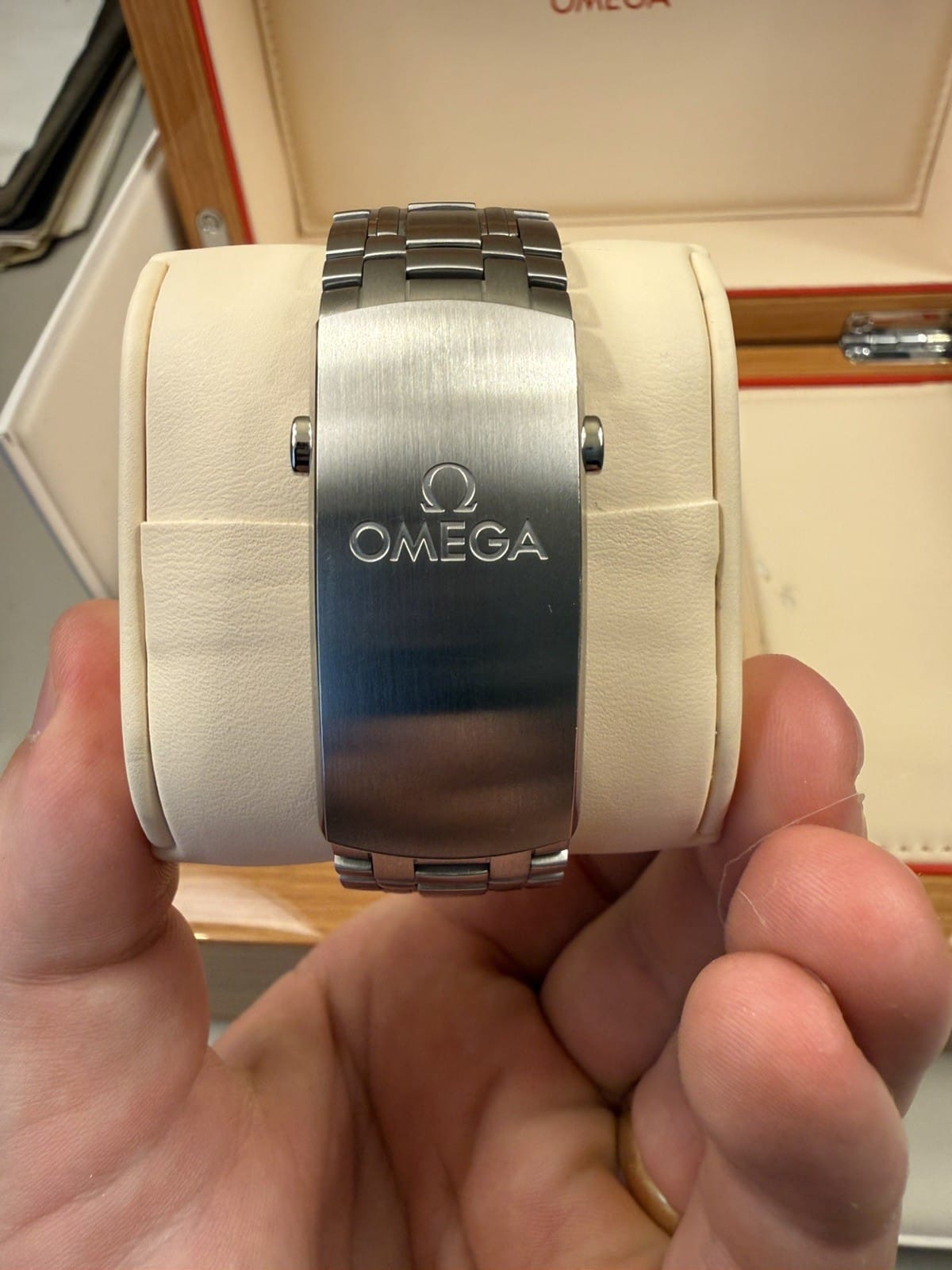 OMEGA Seamaster Diver 300M 210.30.42.20.01.001 Cadran Noir Modèle 2021 – Image 13