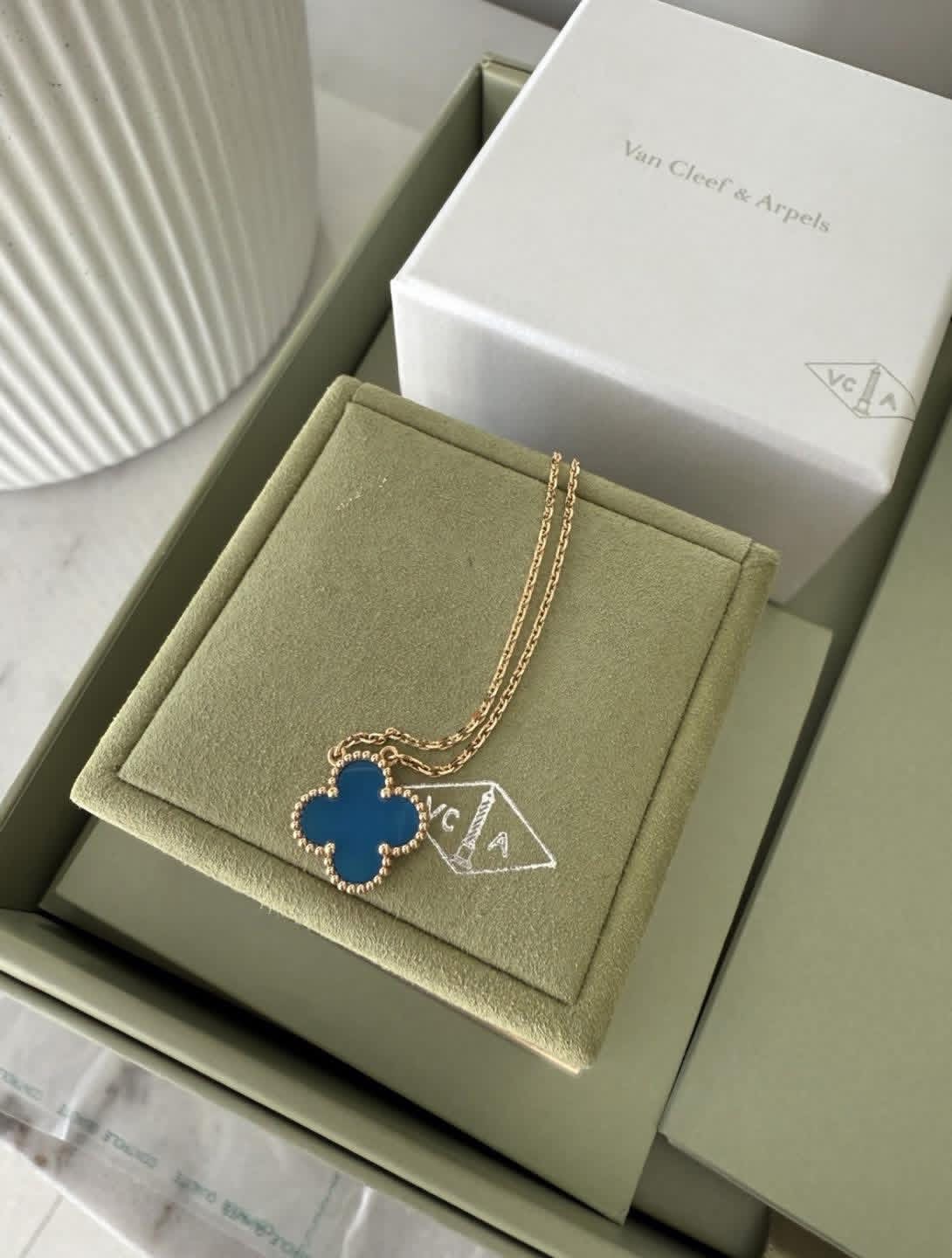Pendentif Van Cleef & Arpels Vintage Alhambra Agate Or Jaune 750 Coffret – Image 8