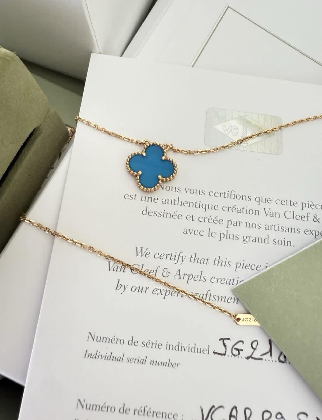 Pendentif Van Cleef & Arpels Vintage Alhambra Agate Or Jaune 750 Coffret – Image 11