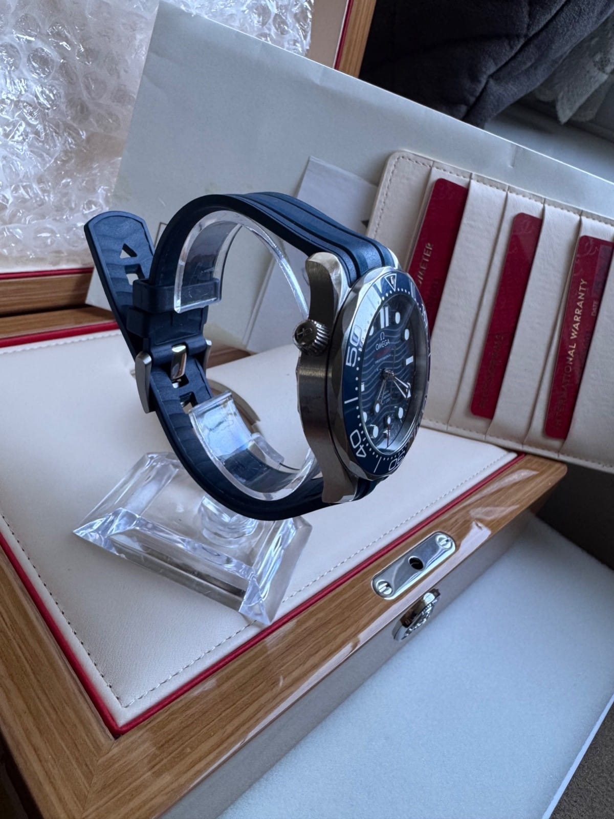 Montre homme OMEGA Seamaster bleue, bracelet en caoutchouc, édition 2019 - 210.32.42.20.03.001 – Image 3