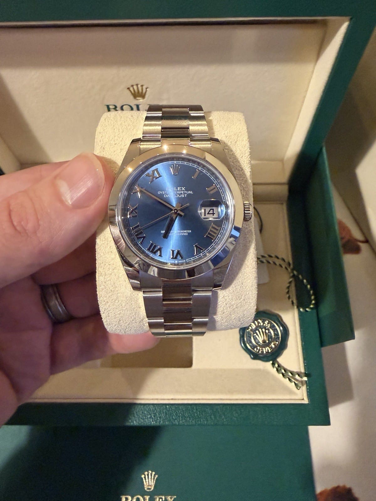 Rolex Datejust 41 Oyster M126300-0017 de 2025, avec boîte et papiers.