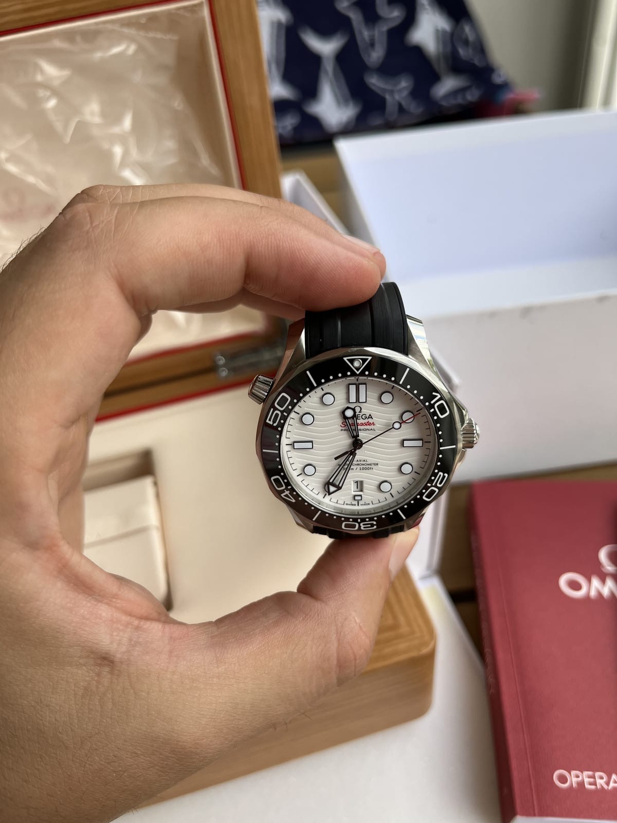 OMEGA Seamaster Diver 300M Cadran Blanc Bracelet Caoutchouc 2022 Boîte et Papiers – Image 3