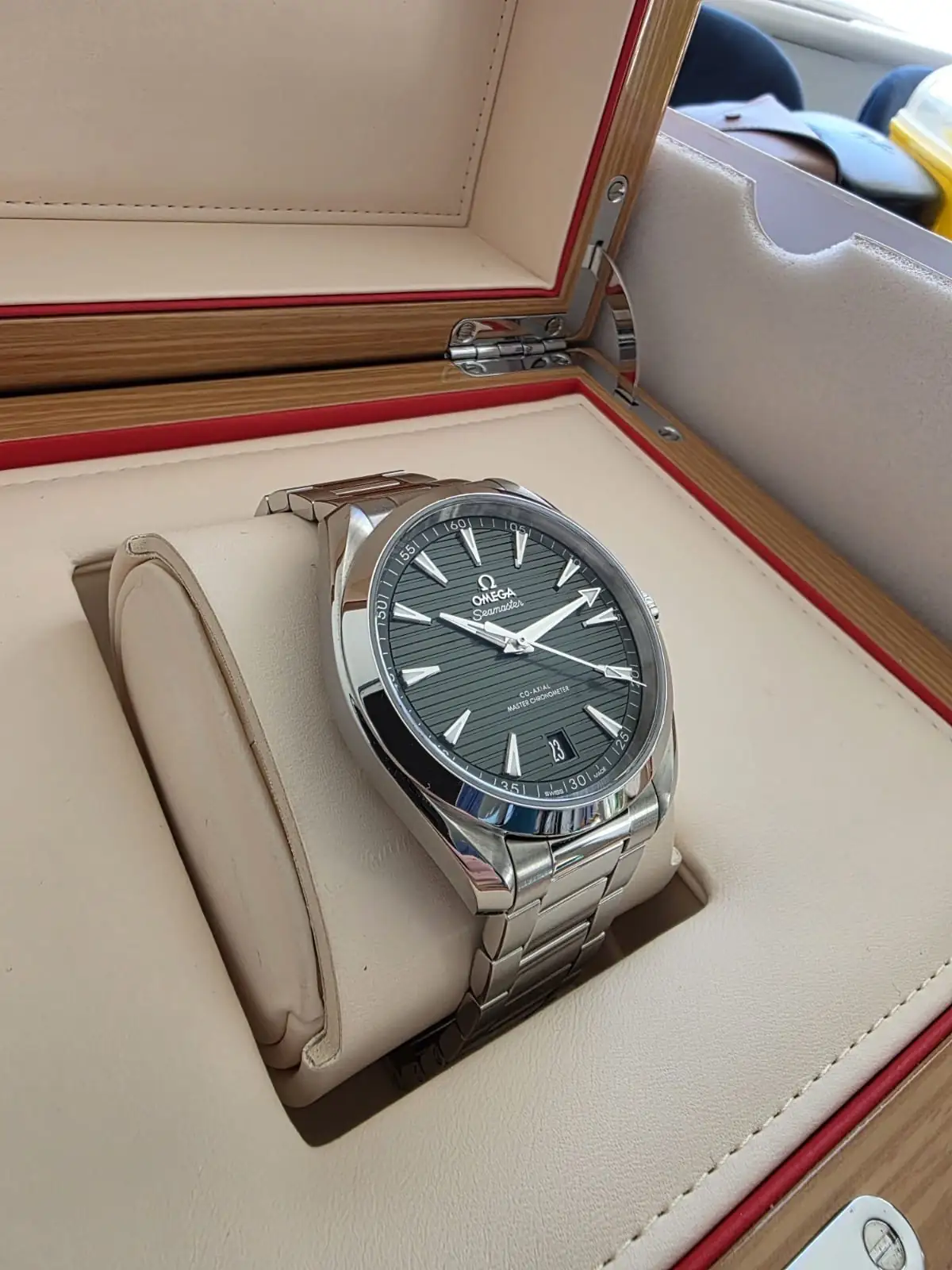 Montre Omega Seamaster Aqua Terra à cadran vert 220.10.41.21.10.001 2022 – Image 3