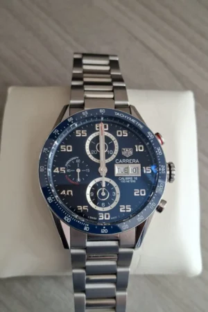Tag Heuer Carrera Calibre 16 Chronographe Automatique 43 mm Cadran Bleu.