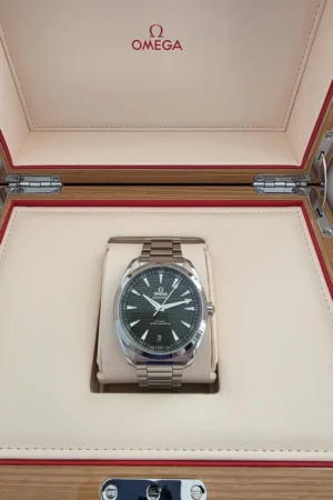 Montre Omega Seamaster Aqua Terra à cadran vert 220.10.41.21.10.001 2022