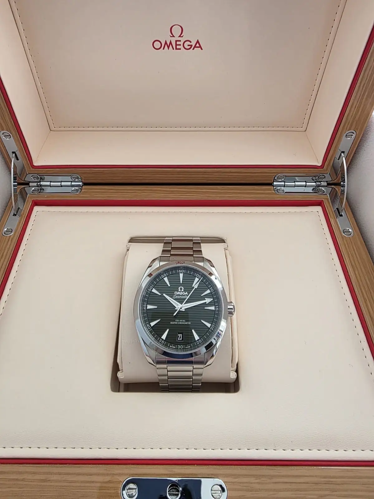 Montre Omega Seamaster Aqua Terra à cadran vert 220.10.41.21.10.001 2022