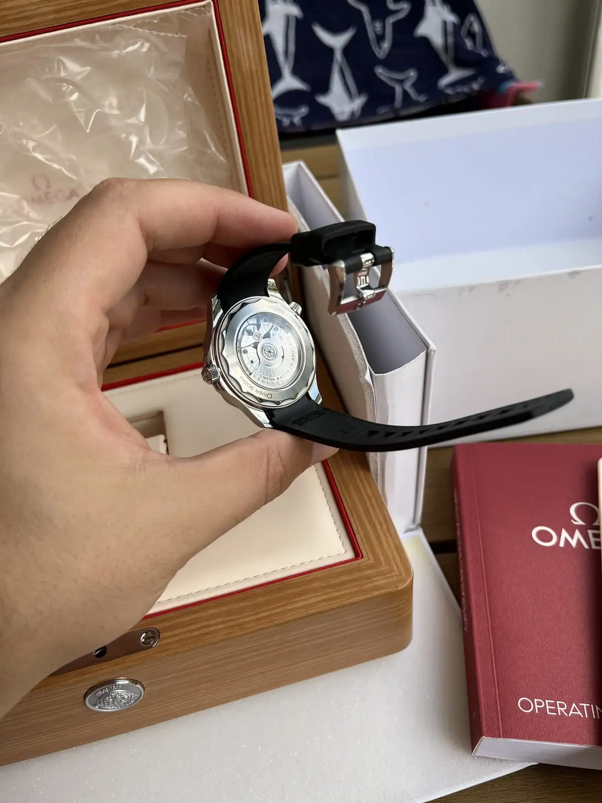 OMEGA Seamaster Diver 300M Cadran Blanc Bracelet Caoutchouc 2022 Boîte et Papiers – Image 7