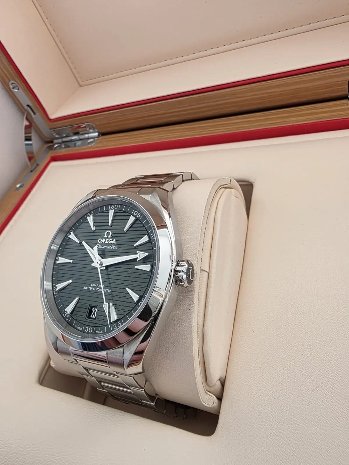 Montre Omega Seamaster Aqua Terra à cadran vert 220.10.41.21.10.001 2022 – Image 4