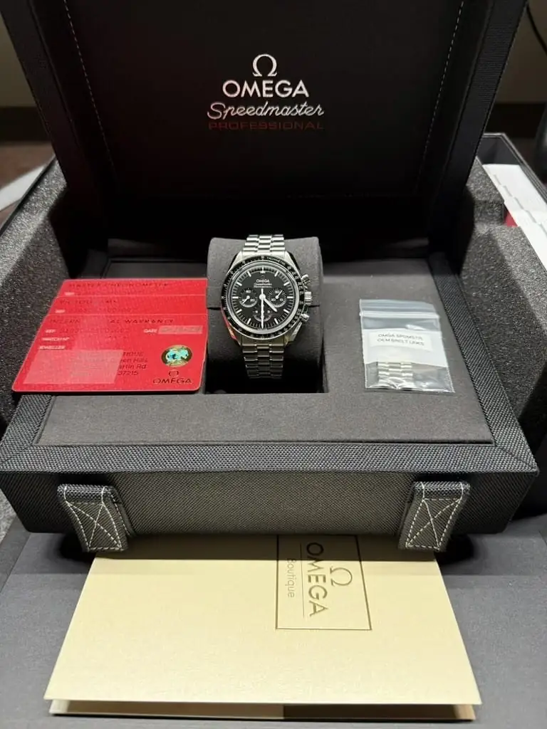 OMEGA Speedmaster Moonwatch Professional 31030425001002 (2024 Coffret complet / reçu)