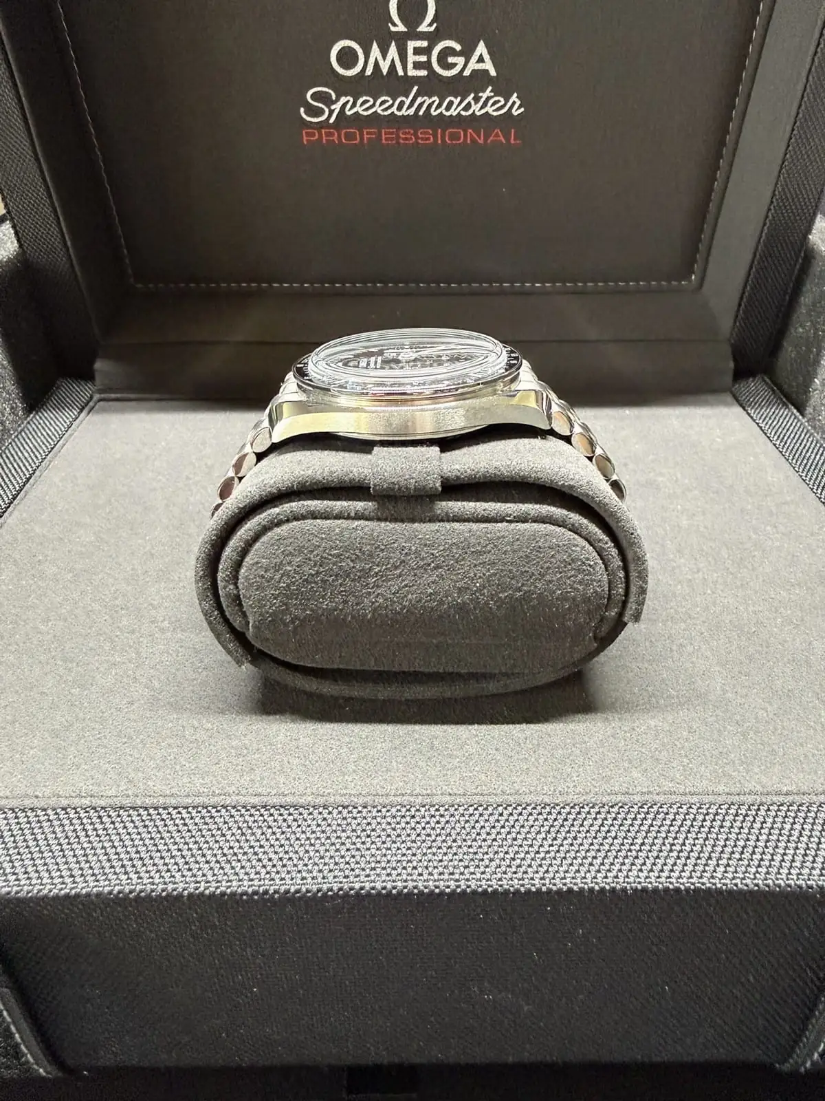 OMEGA Speedmaster Moonwatch Professional 31030425001002 (2024 Coffret complet / reçu) – Image 9