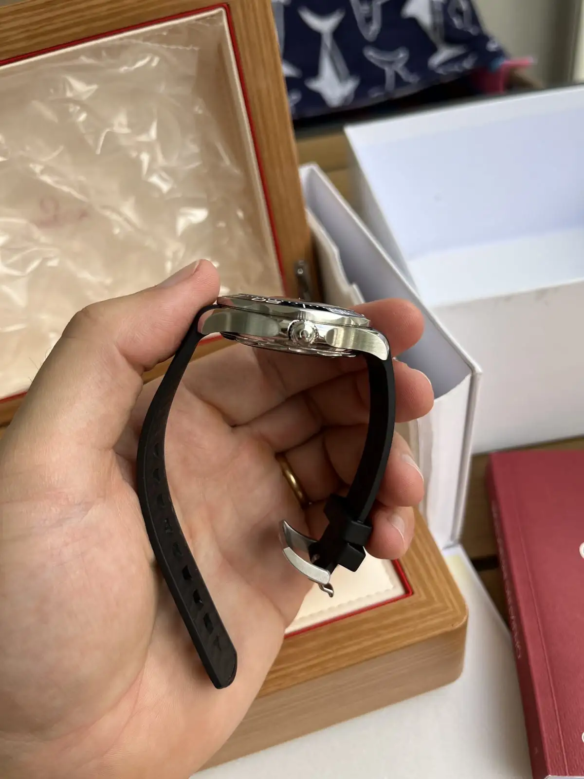 OMEGA Seamaster Diver 300M Cadran Blanc Bracelet Caoutchouc 2022 Boîte et Papiers – Image 15