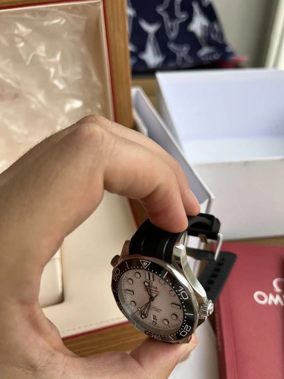 OMEGA Seamaster Diver 300M Cadran Blanc Bracelet Caoutchouc 2022 Boîte et Papiers – Image 17