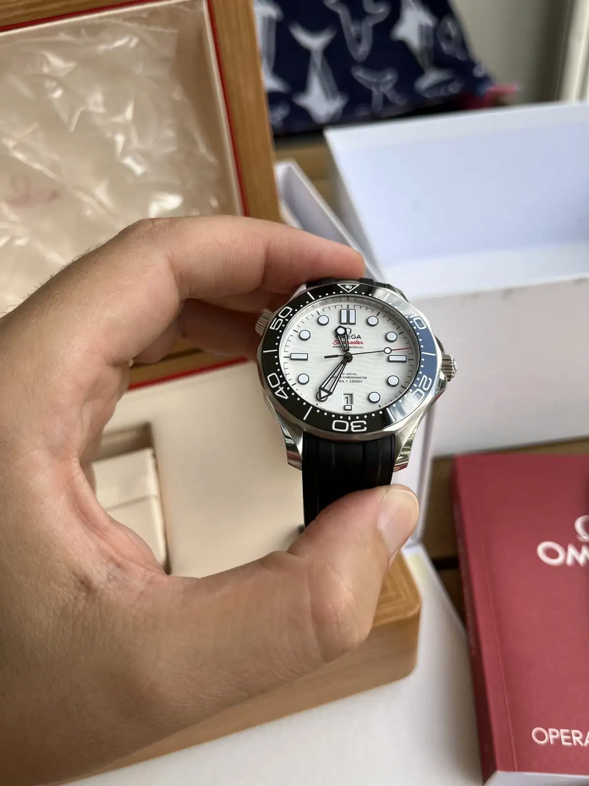 OMEGA Seamaster Diver 300M Cadran Blanc Bracelet Caoutchouc 2022 Boîte et Papiers – Image 21