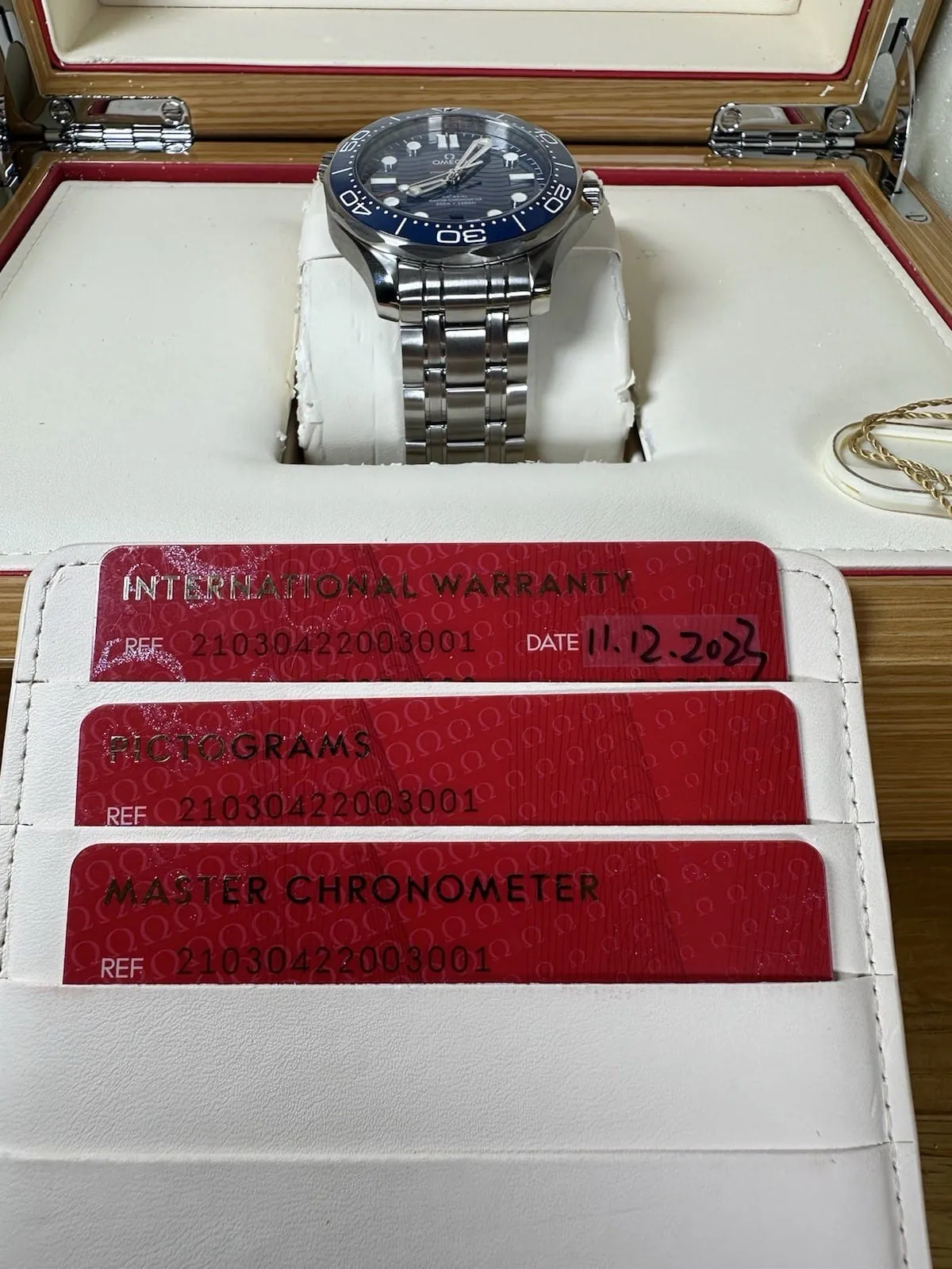 Omega Seamaster 300M Bleue | 210.30.42.20.03.001 | 2023 | Boîte, papiers, étiquette volante – Image 9