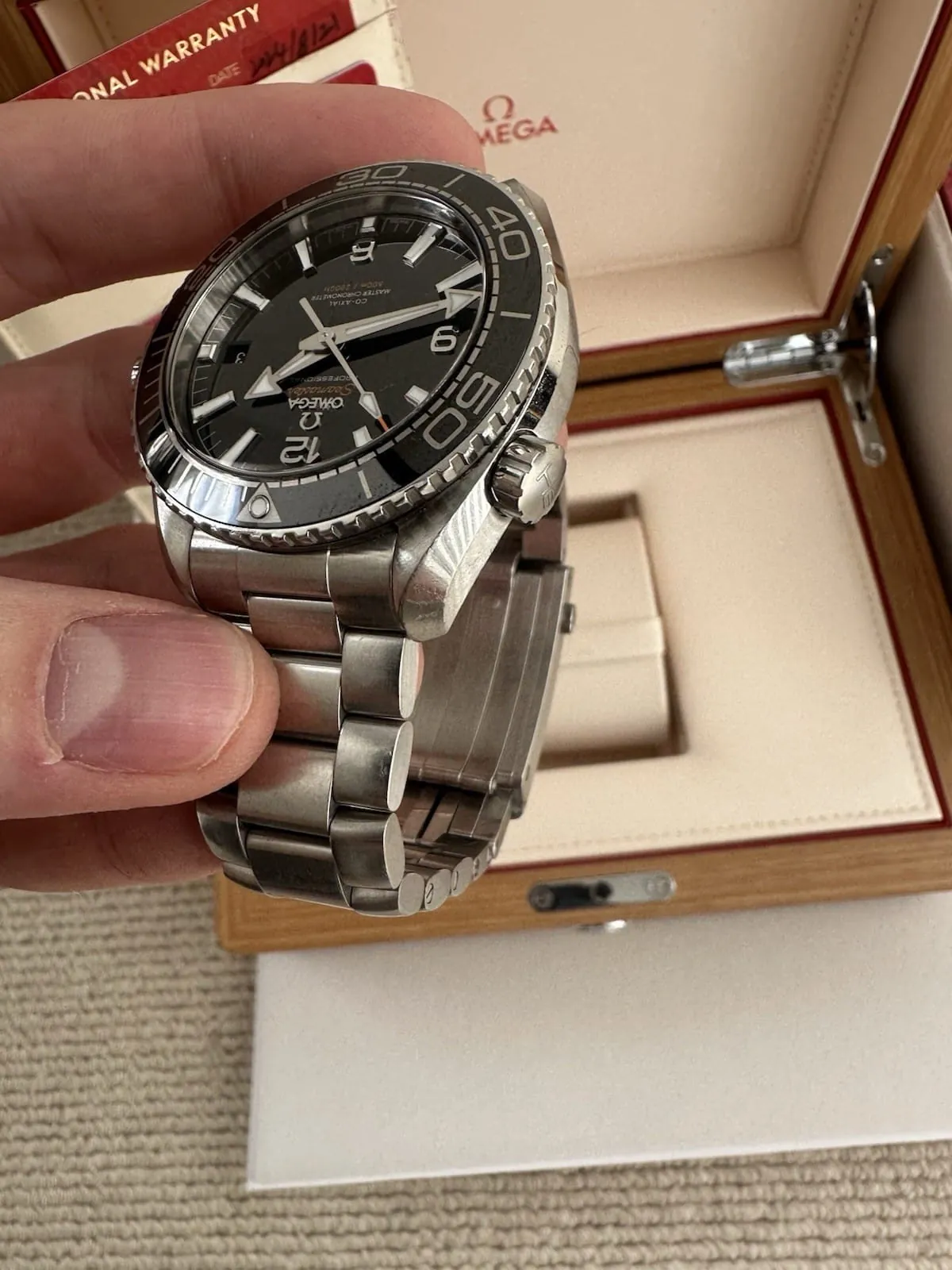 Omega Planet Ocean 215.30.44.21.01.001 - 2024 - Papiers de la boîte – Image 4