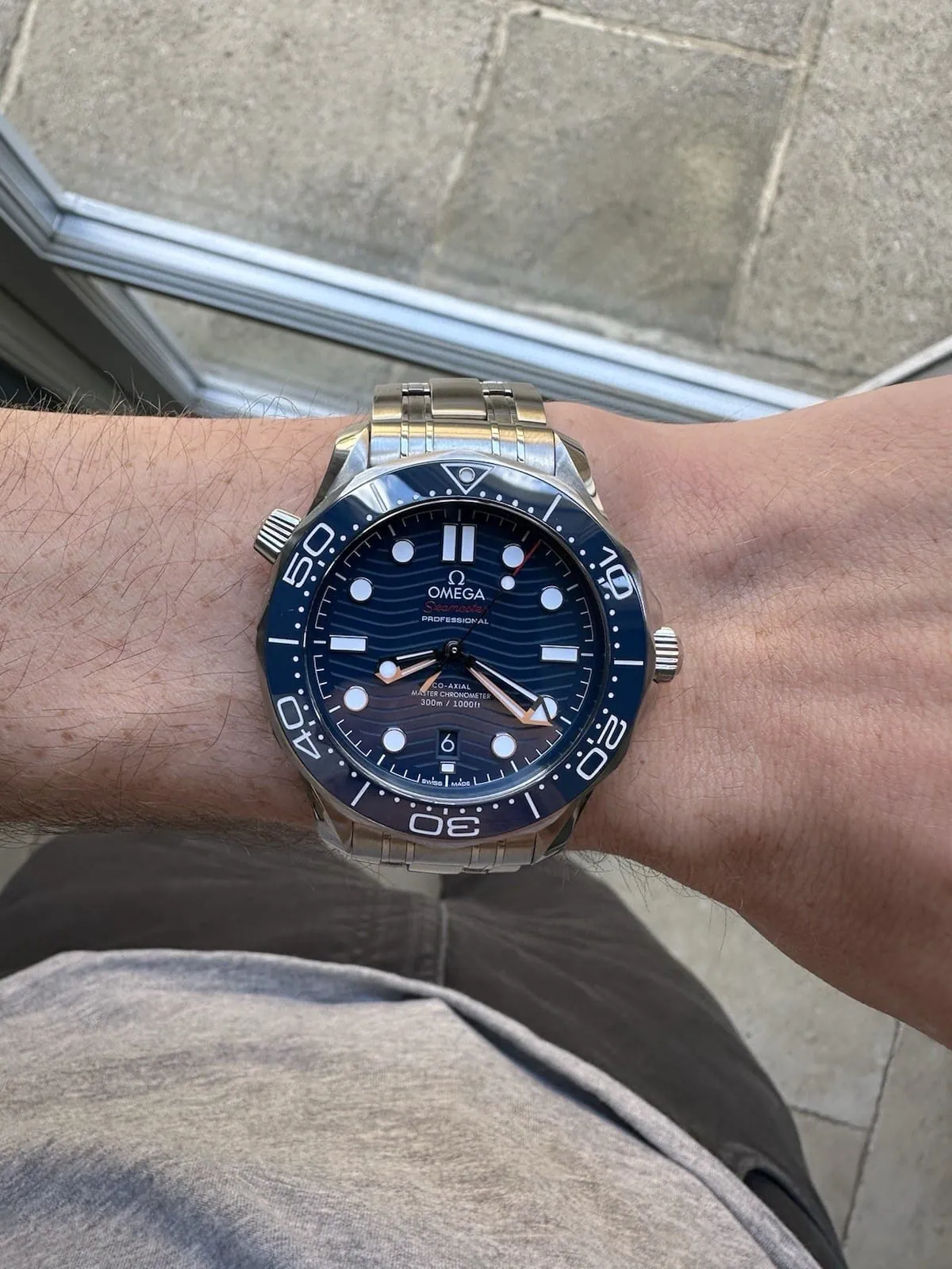 Omega Seamaster 300M Bleue | 210.30.42.20.03.001 | 2023 | Boîte, papiers, étiquette volante – Image 11