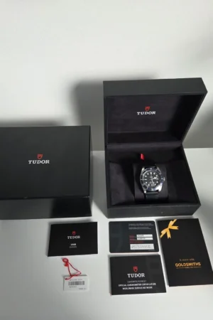 TUDOR Black Bay 41 mm Lunette bleue Montre automatique Ensemble complet 2022