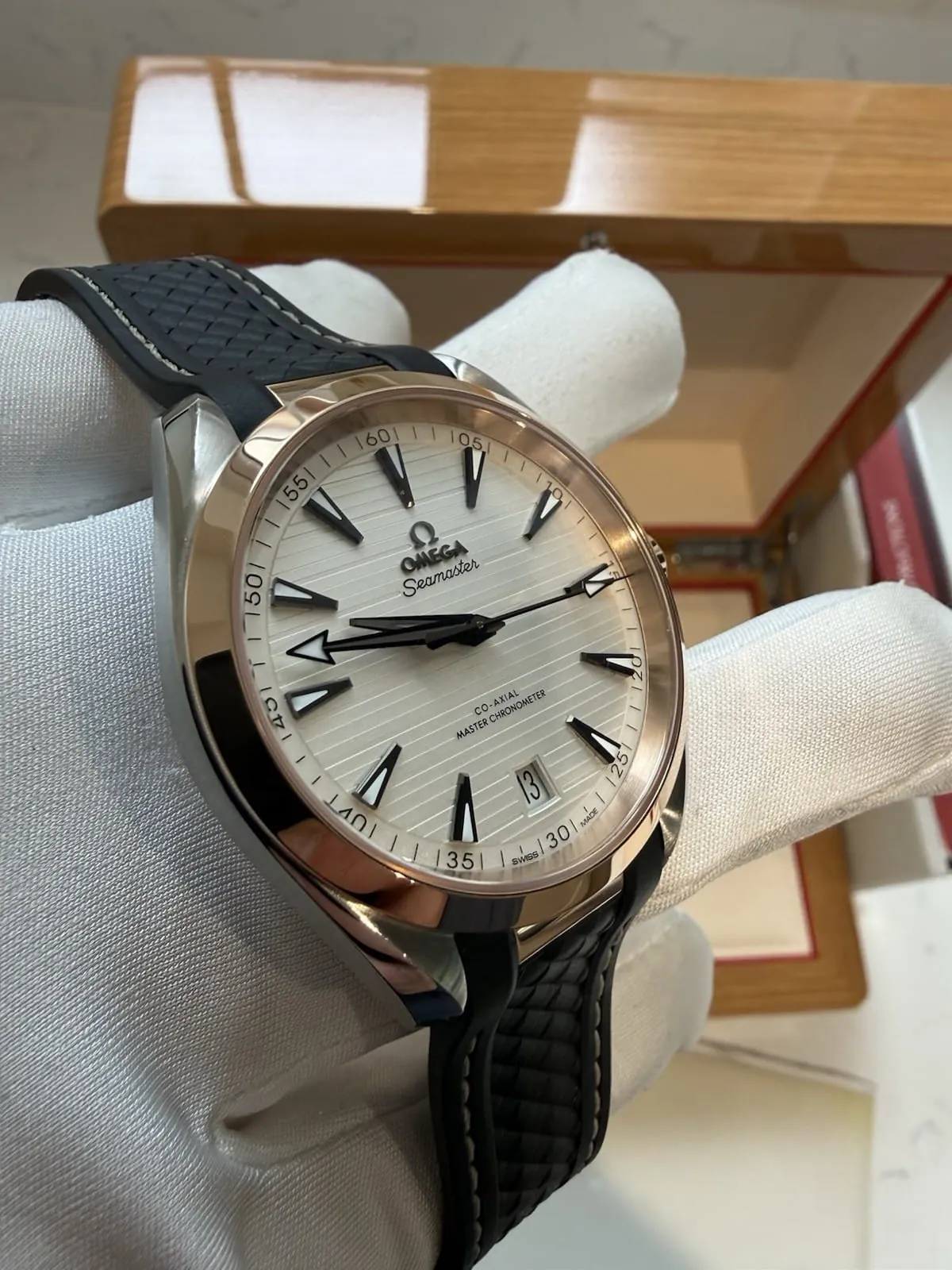 OMEGA Seamaster Aqua Terra 41 Or Sedna 220.22.41.21.02.001 – Image 2