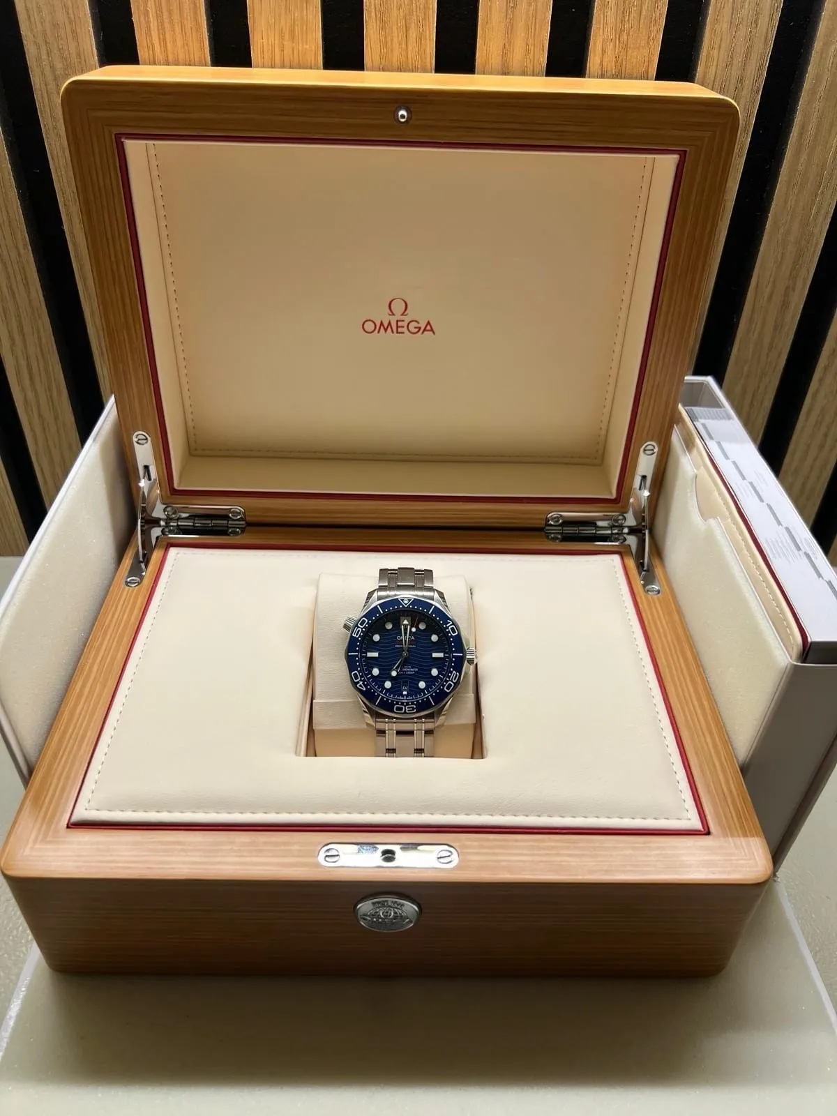 OMEGA Seamaster Diver 300M 42mm Cadran bleu 300m Réf. 210.30.42.20.03.001 – Image 8